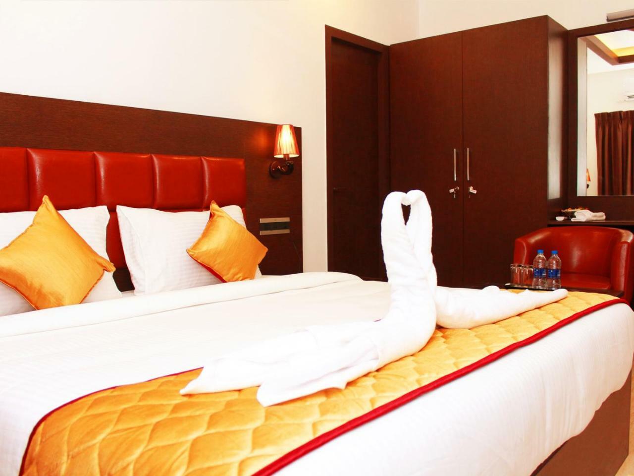 Staylite Suites Madras Buitenkant foto